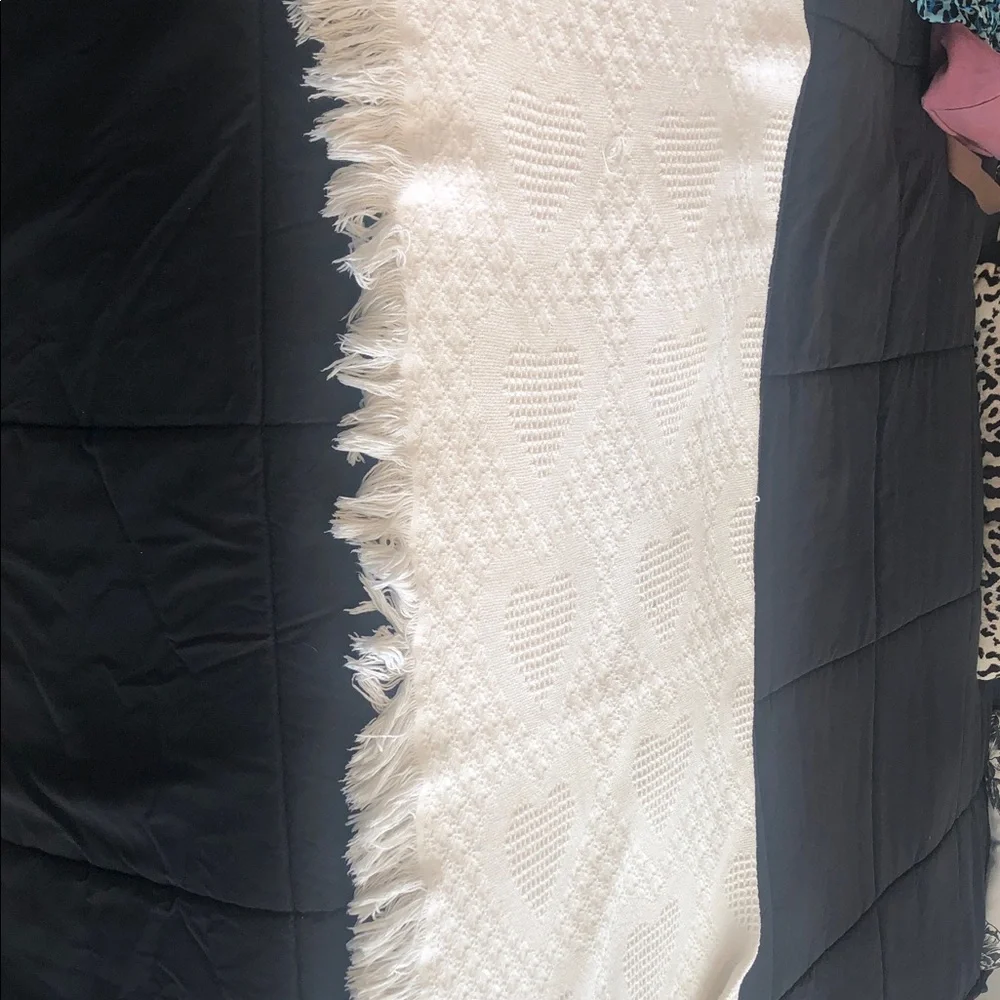 Elegant White Fringed Throw Blanket